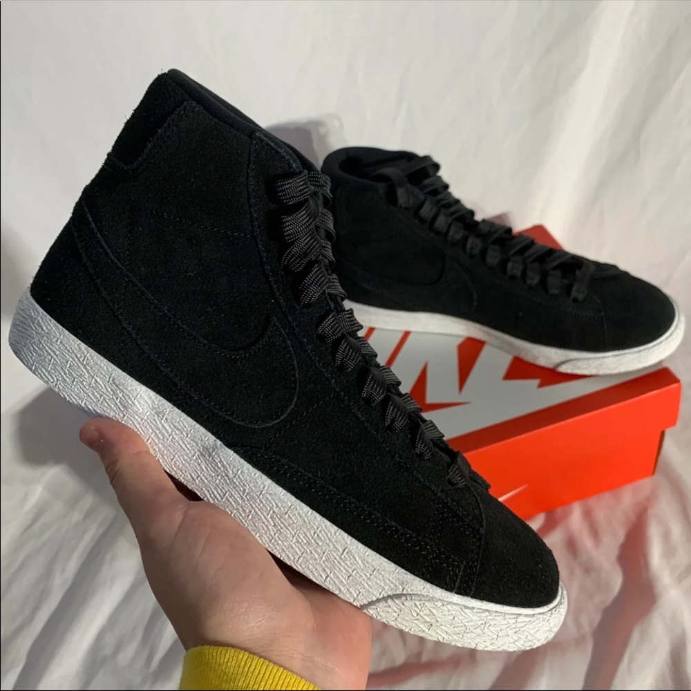 Nike Blazer 77’ Mid Top Shoes White Black Suede Womans New With Box - Picture 2 of 6